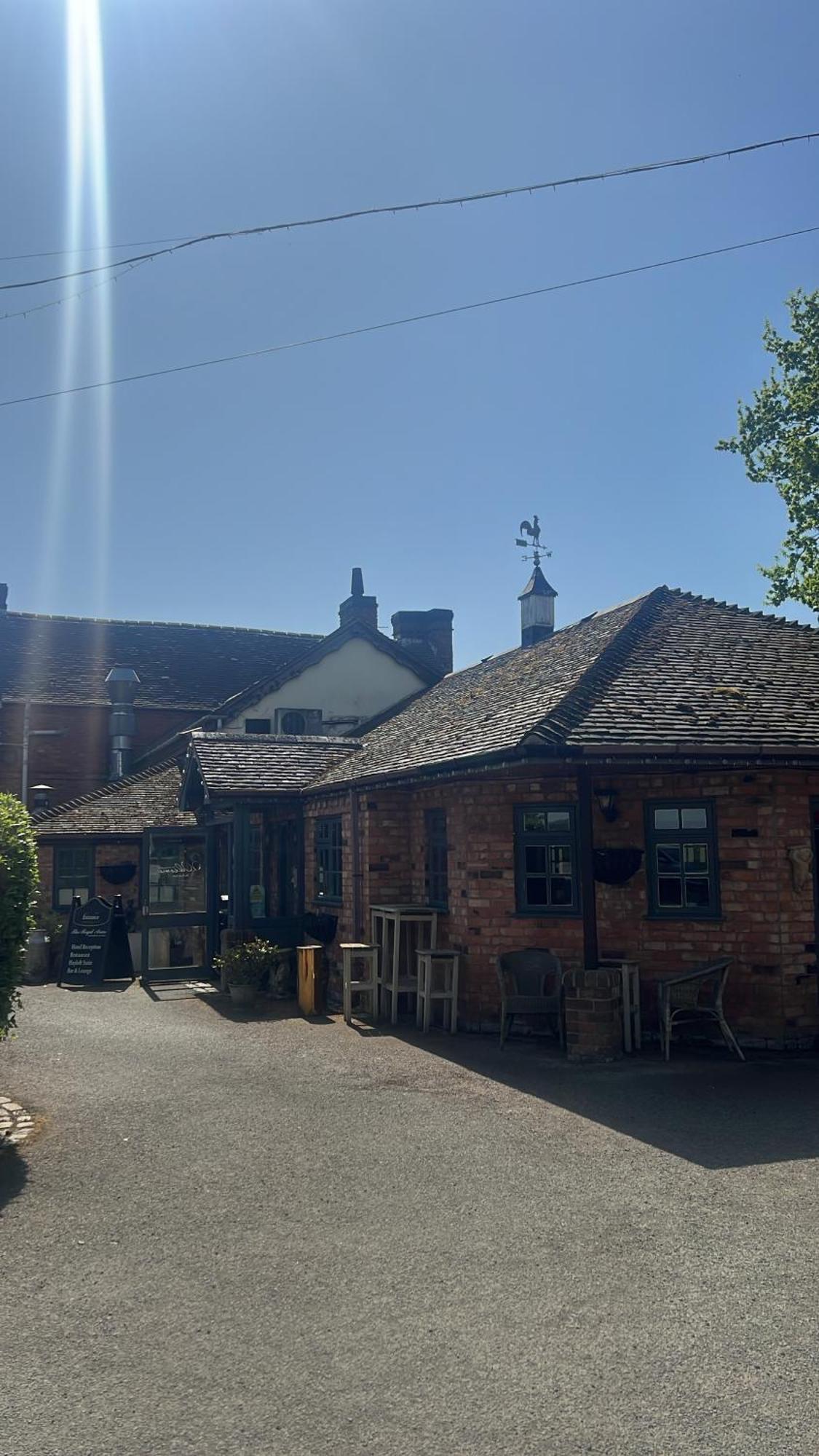 The Royal Arms Hotel Sutton Cheney Extérieur photo