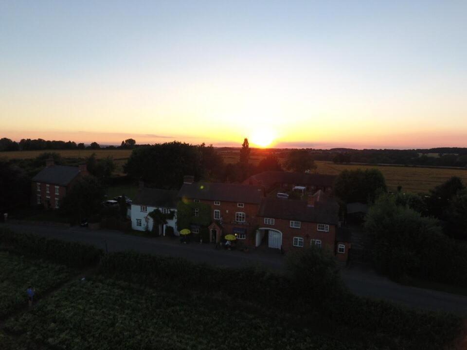 The Royal Arms Hotel Sutton Cheney Extérieur photo