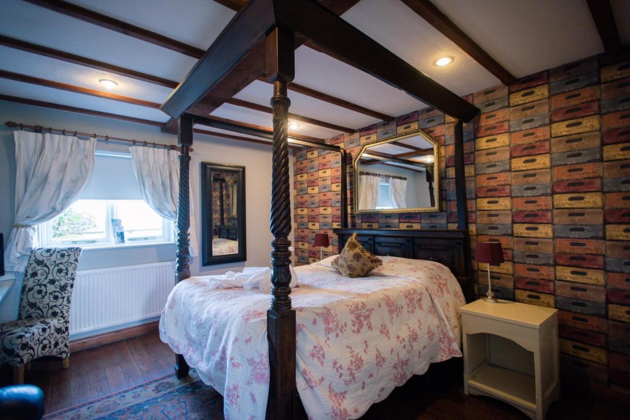 The Royal Arms Hotel Sutton Cheney Extérieur photo