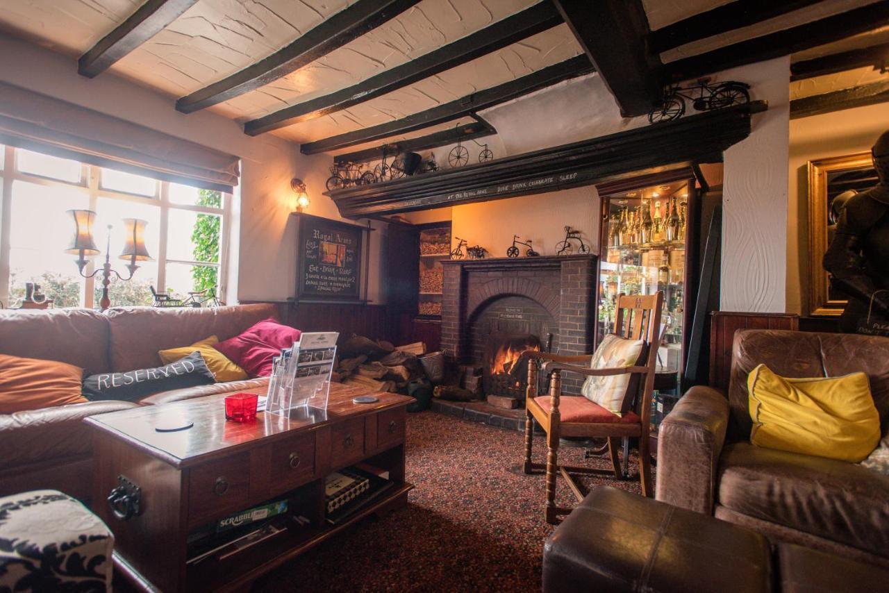 The Royal Arms Hotel Sutton Cheney Extérieur photo
