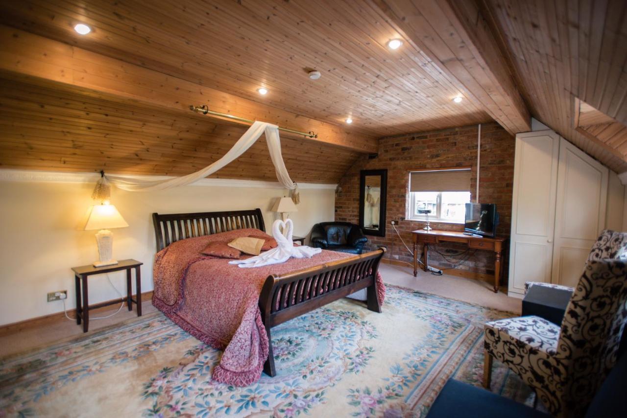 The Royal Arms Hotel Sutton Cheney Extérieur photo