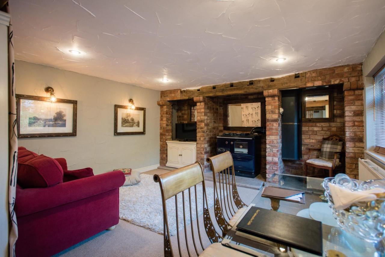 The Royal Arms Hotel Sutton Cheney Extérieur photo
